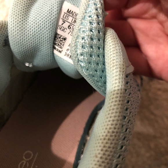 Sneakers - Picture 2 of 3